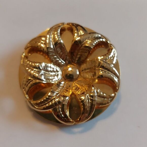 Vintage Gold Tone Inlaid 3D Flower Pattern Round Scarf Ring Clip - Picture 1 of 6